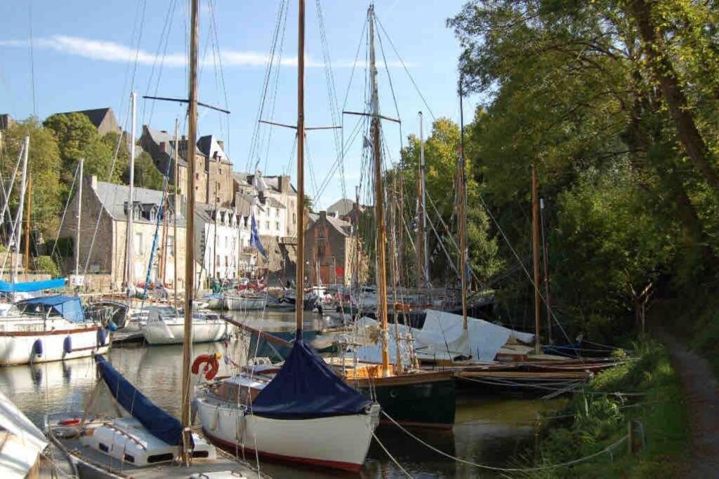 Petit Duplex Cocooning Lägenhet Férel Exteriör bild